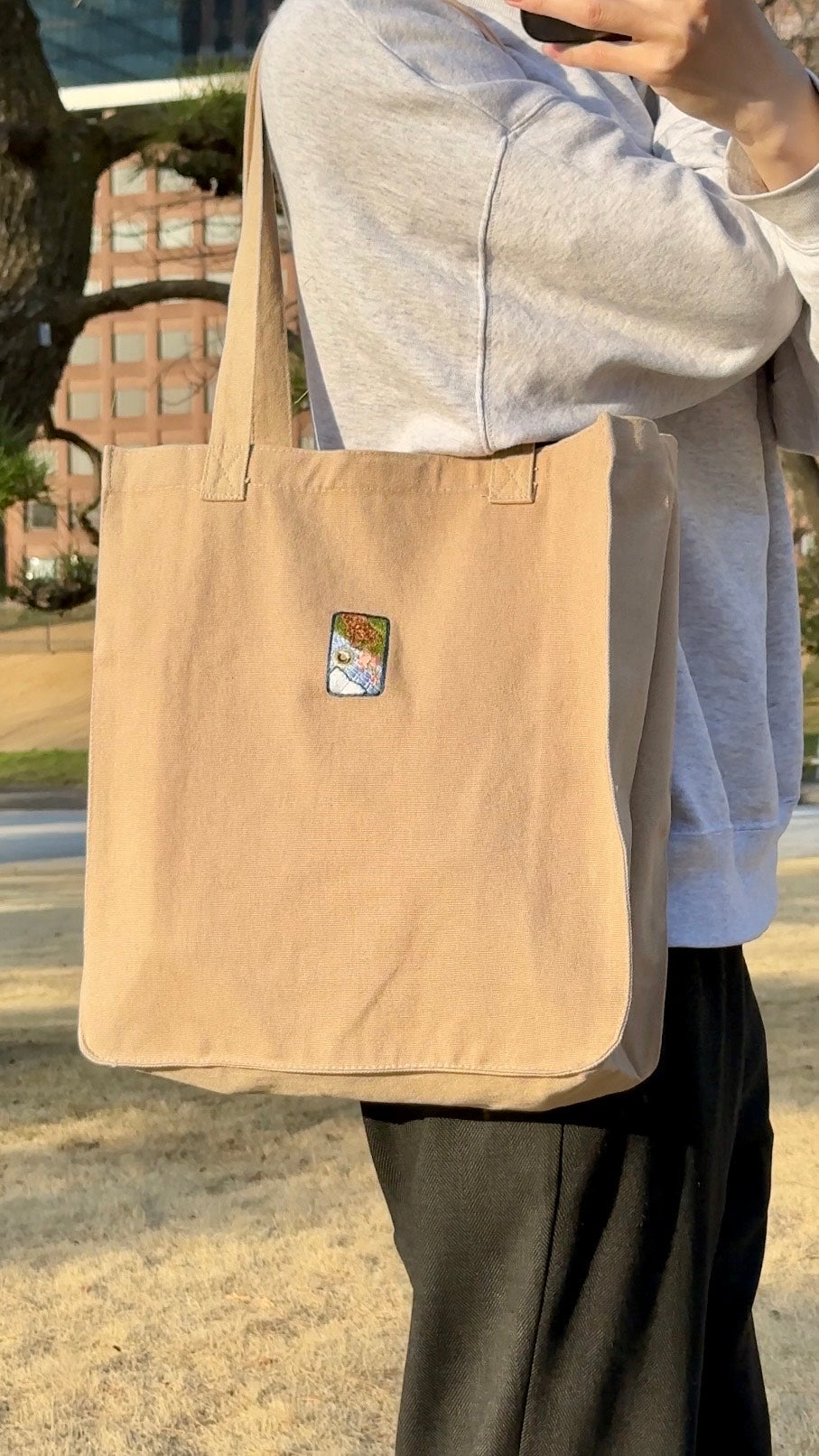 ドーナッツを狙うわんこ(トートバッグ)