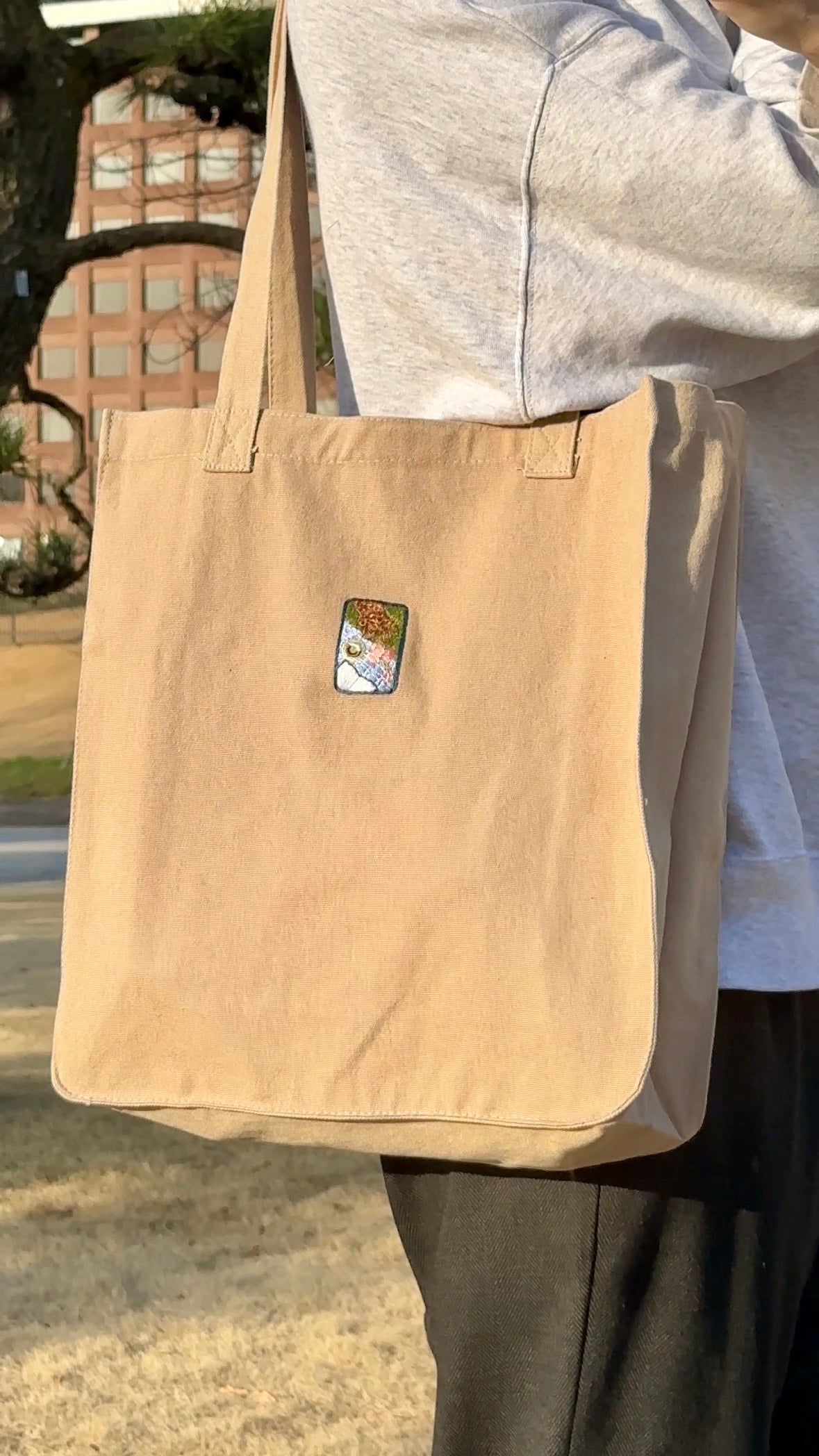 ドーナッツを狙うわんこ(トートバッグ)