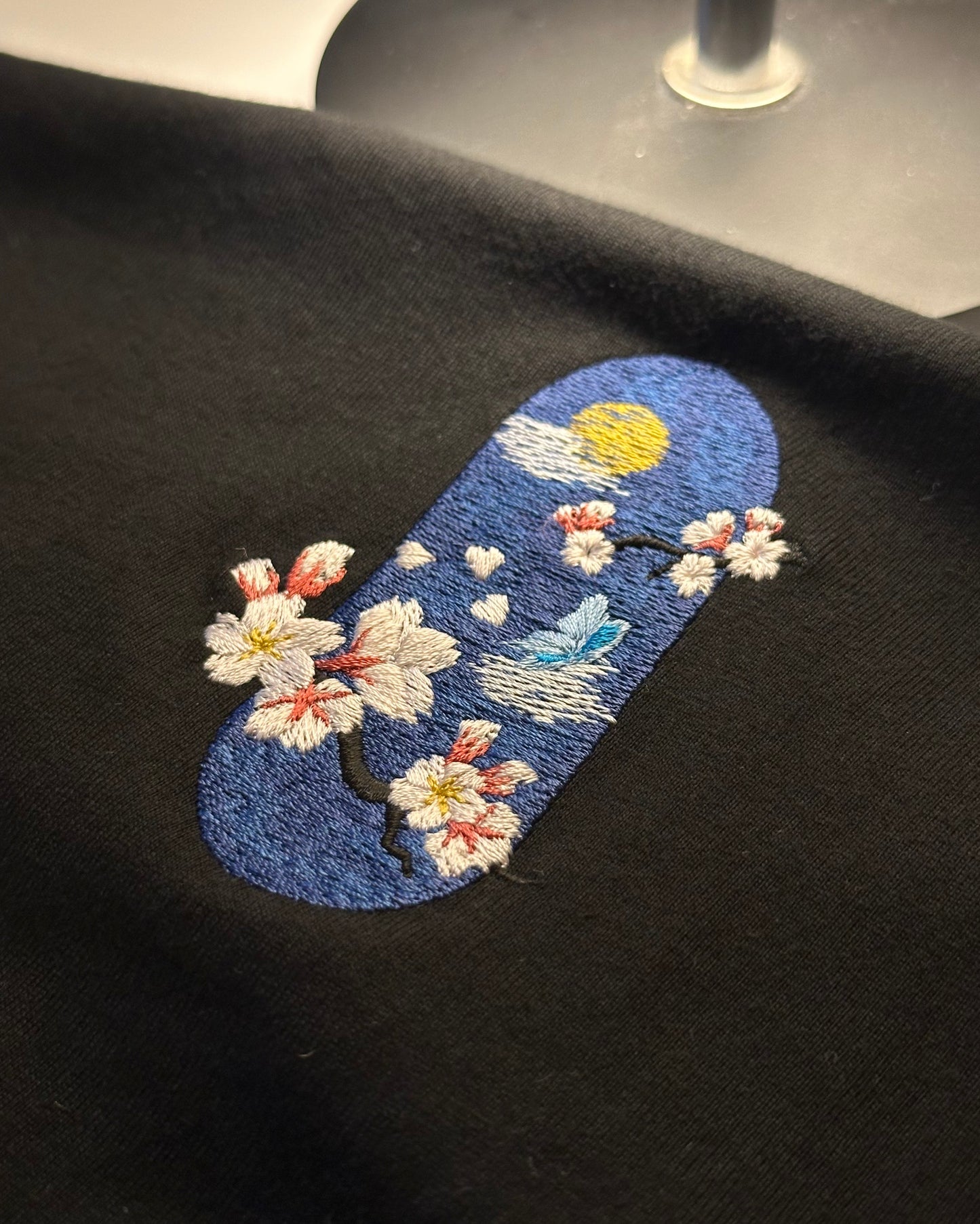 夜桜と青い蝶