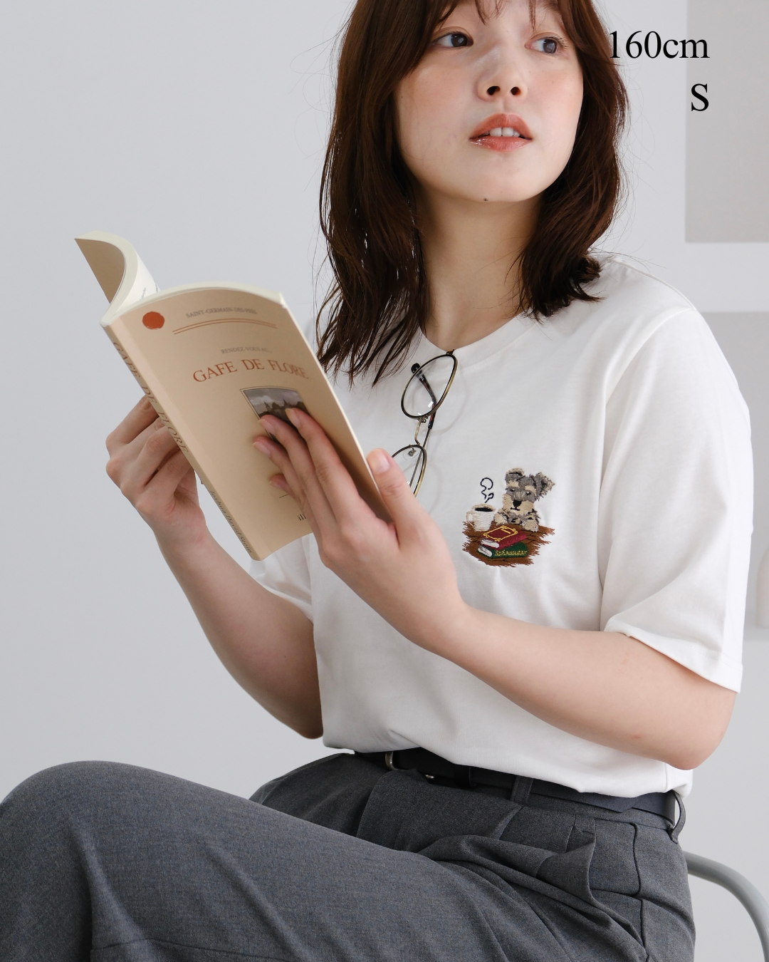 シュナウザーとカフェのTシャツ