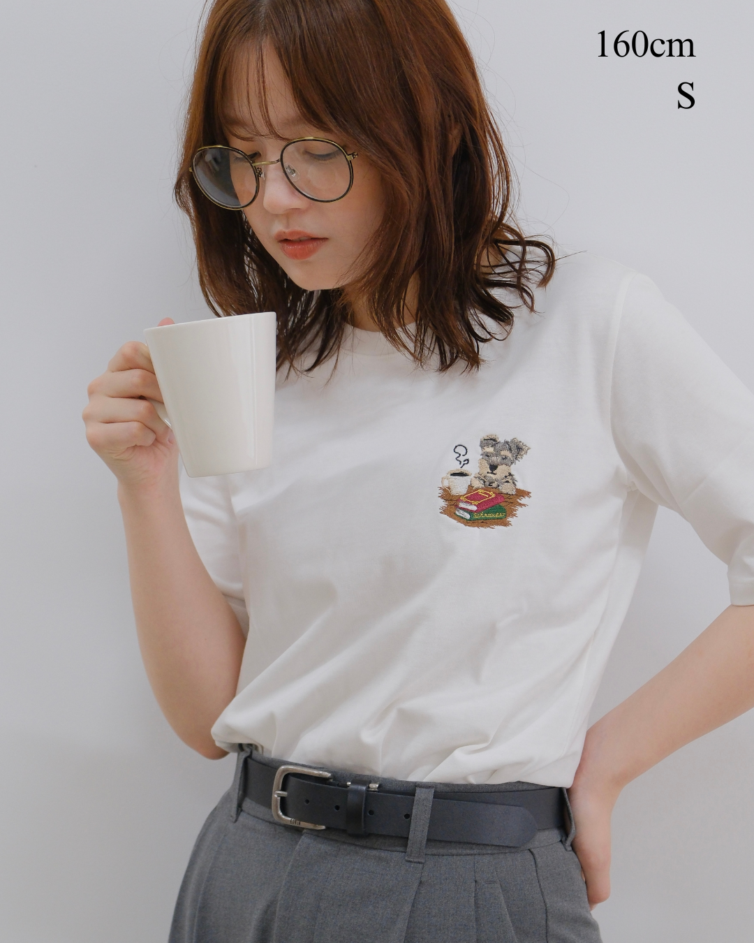 シュナウザーとカフェのTシャツ