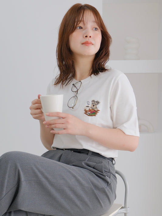 シュナウザーとカフェのTシャツ