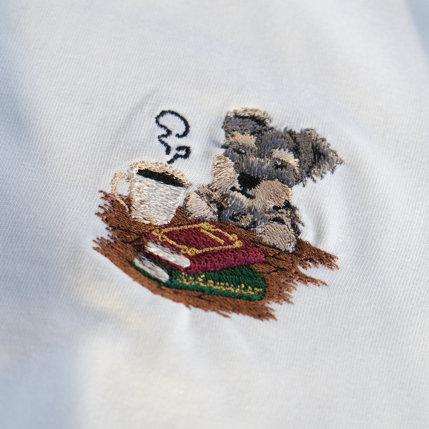 シュナウザーとカフェのTシャツ